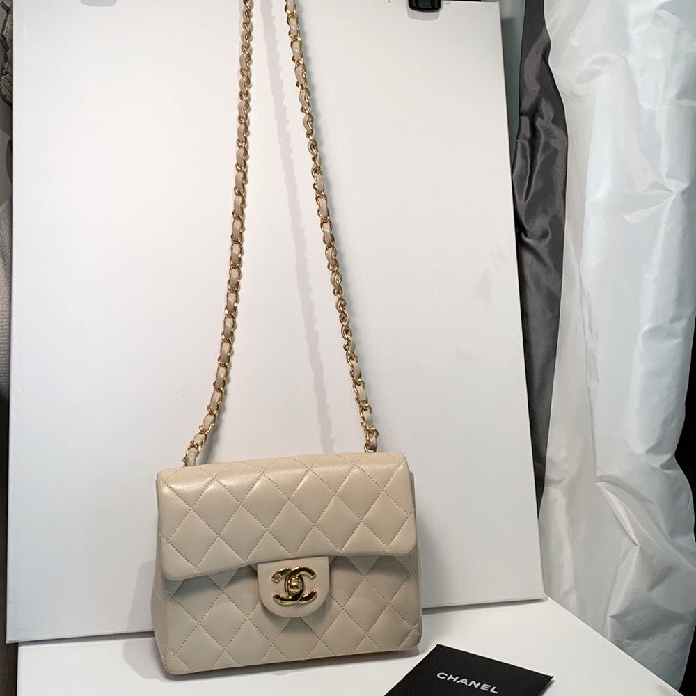 CHANEL Vintage ⭐️ Very RARE 24k Real Gold Soft Beige Flap 2.55 Quilted Bag HW - Picture 7 of 16